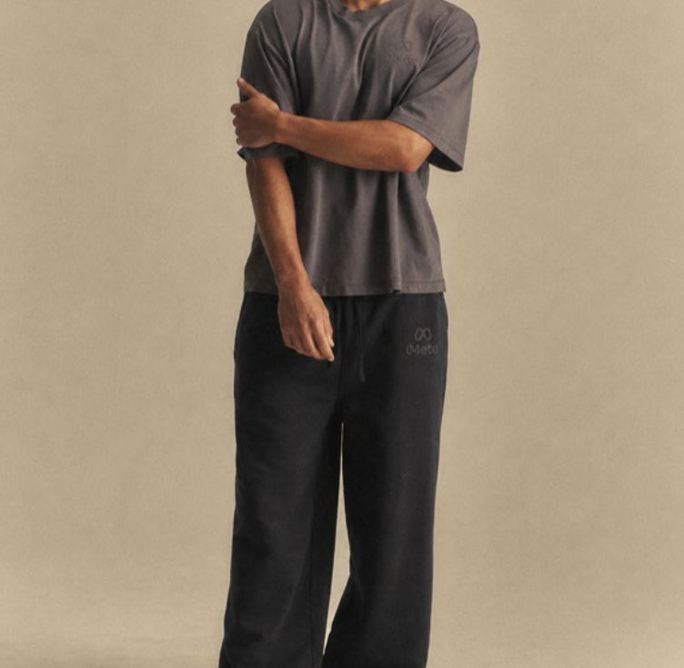 Elwood Core Straight Leg Pant + Tee